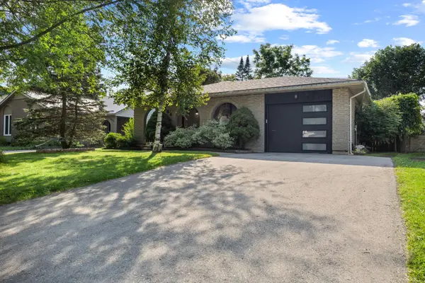 684 Macyoung DR, Kincardine, ON N2Z 1S9