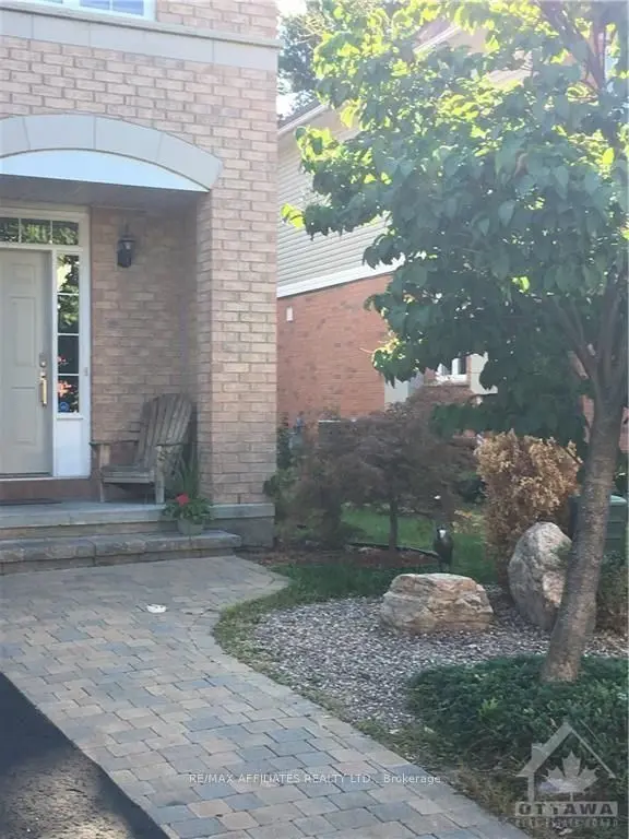 112 GATESPARK PRIVATE Private E, Kanata, ON K2T 1L1