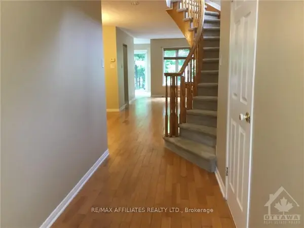 112 GATESPARK PRIVATE Private E, Kanata, ON K2T 1L1