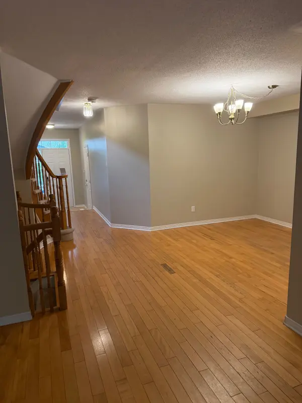 112 GATESPARK PRIVATE Private E, Kanata, ON K2T 1L1