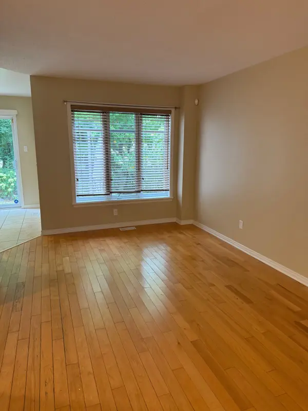 112 GATESPARK PRIVATE Private E, Kanata, ON K2T 1L1