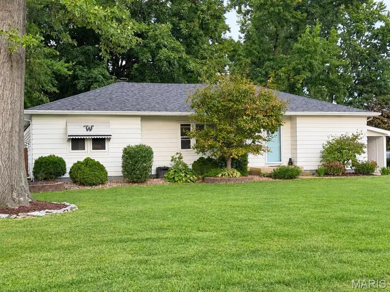 163 Norwood PL, East Alton, IL 62024