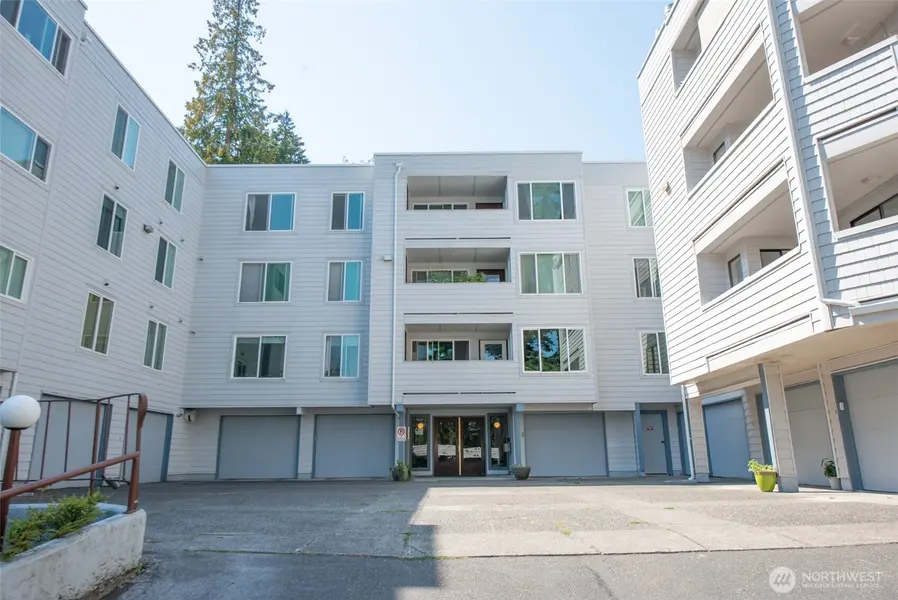 17417 Ashworth AVE N #303, Shoreline, WA 98133