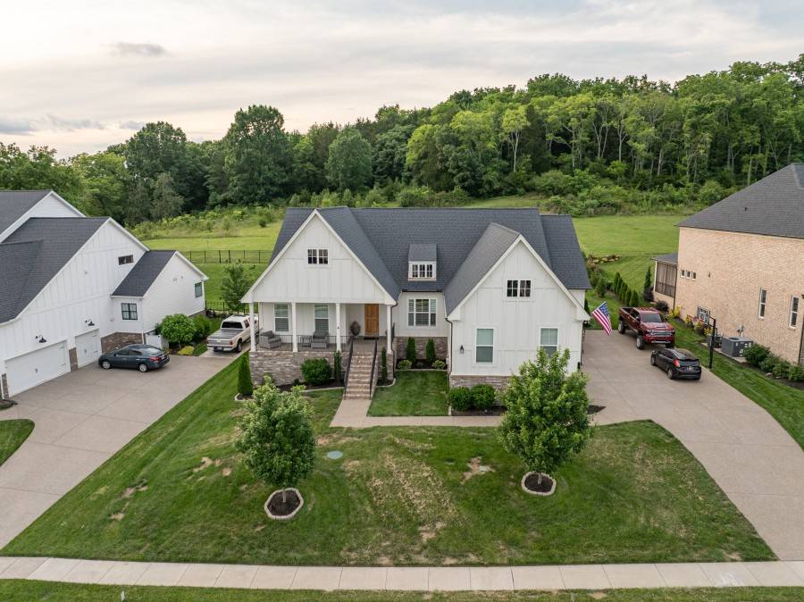 7008 Fiddlers Glen Dr, Arrington, TN 37014