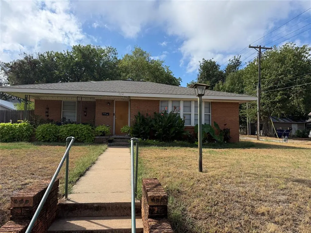 124 S 11th ST, Chickasha, OK 73018