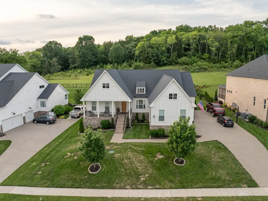 7008 Fiddlers Glen Dr, Arrington, TN 37014