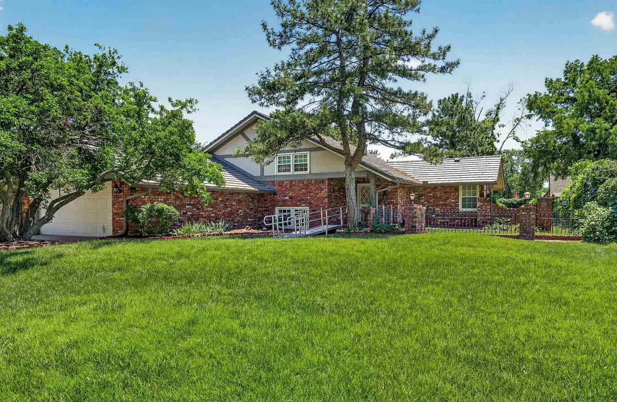 8621 E Tamarac St., Wichita, KS 67206