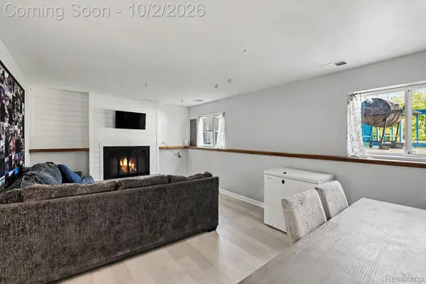 24055 Manila ST, Clinton Charter Township, MI 48035
