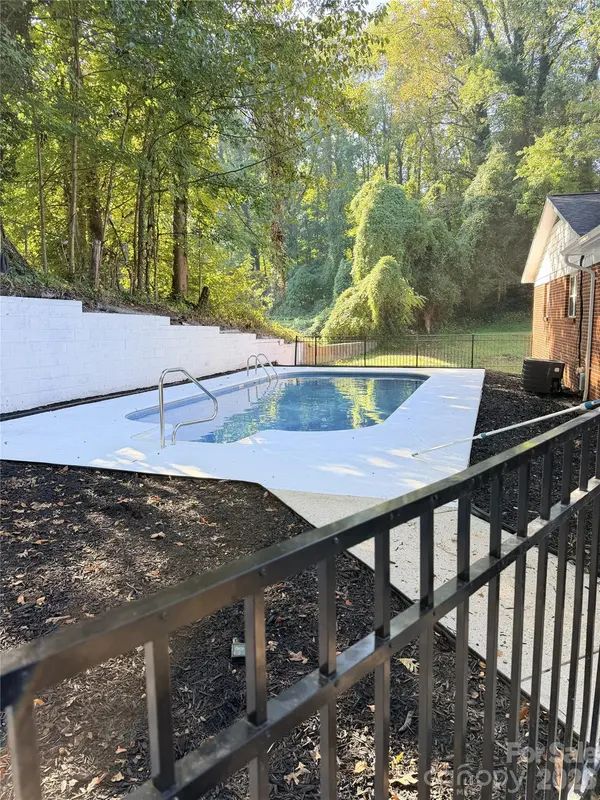 113 Ann ST, Morganton, NC 28655