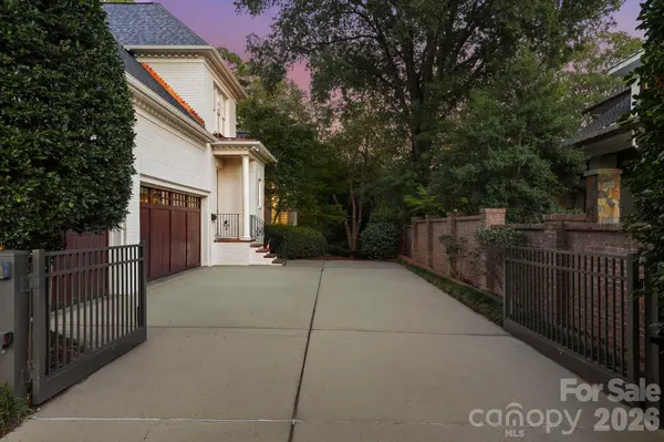 2419 Overhill RD, Charlotte, NC 28211