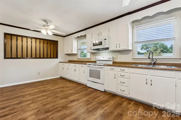 5560 Roberta RD, Harris, NC 28075