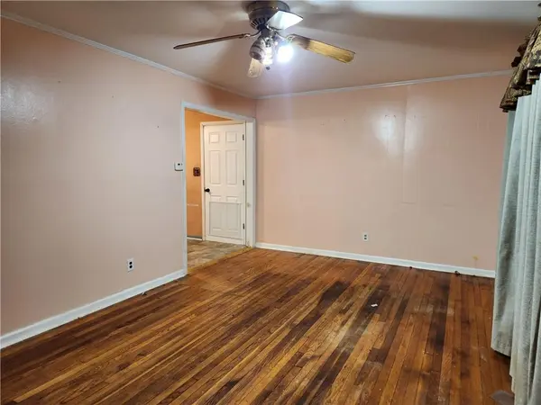 7024 Hunter RD, Raytown, MO 64133