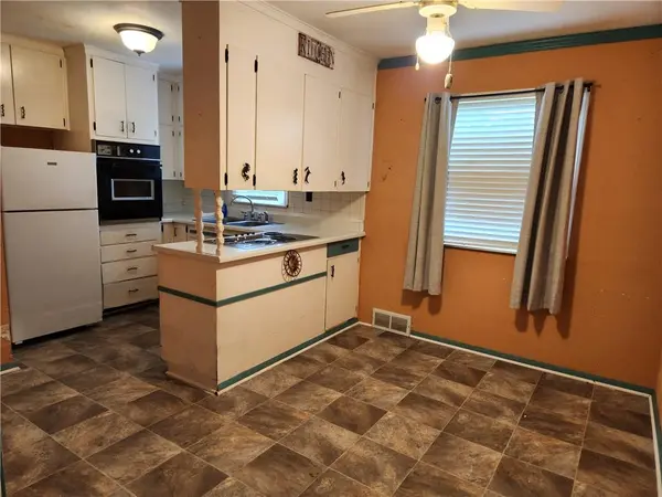 7024 Hunter RD, Raytown, MO 64133