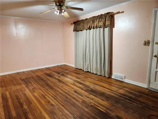 7024 Hunter RD, Raytown, MO 64133