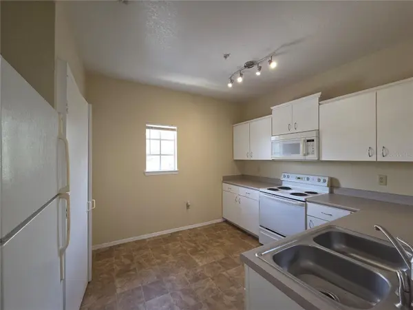102 VISTA VERDI CIR #320, Lake Mary, FL 32746