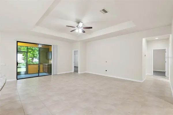 2236 LANDSIDE DR, Valrico, FL 33594