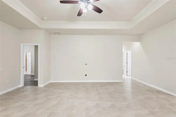 2236 LANDSIDE DR, Valrico, FL 33594