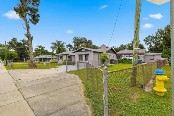 201 E WHEELER RD, Seffner, FL 33584