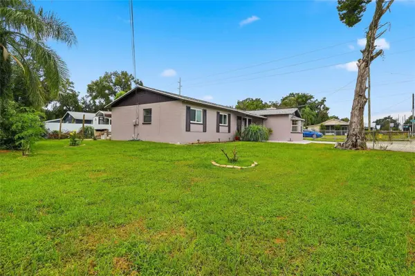 201 E WHEELER RD, Seffner, FL 33584