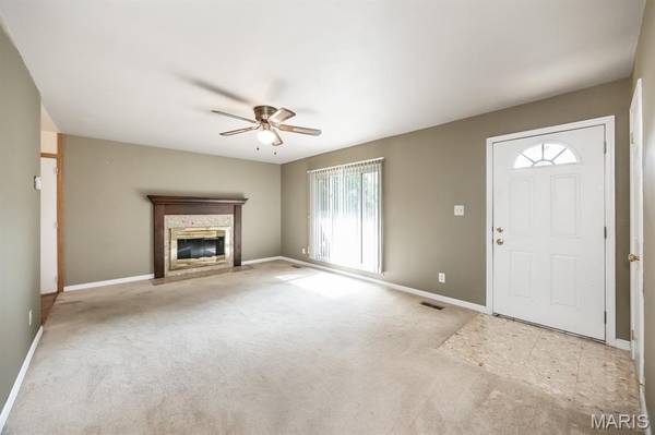 1205 Salem DR, Belleville, IL 62221
