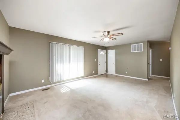 1205 Salem DR, Belleville, IL 62221