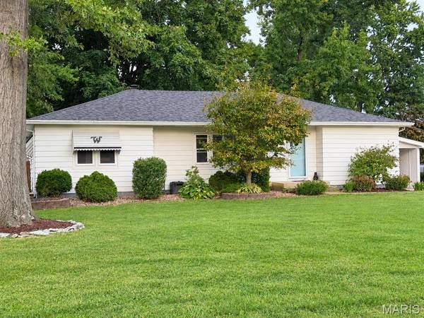 163 Norwood PL, East Alton, IL 62024