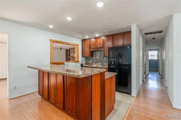 108 S Hewitt, Carbondale, IL 62901