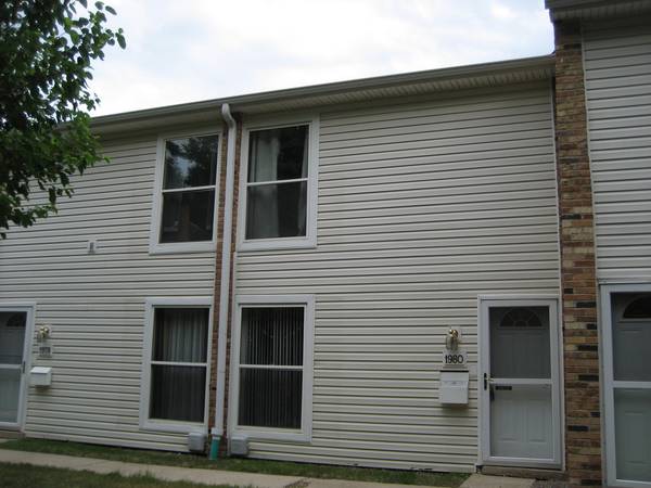 1980 Huntington BLVD, Hoffman Estates, IL 60169