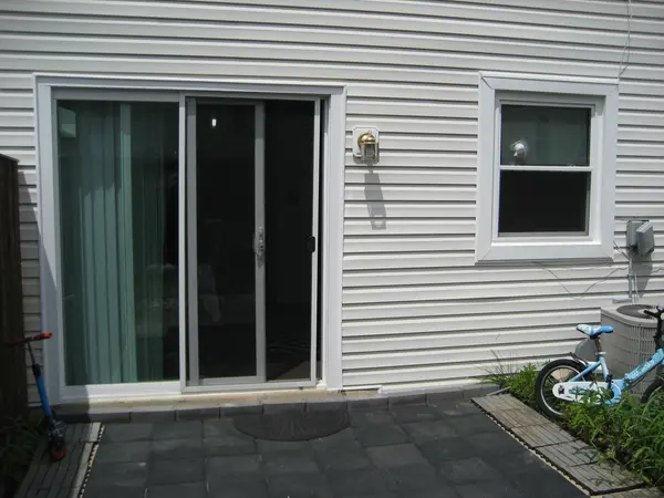 1980 Huntington BLVD, Hoffman Estates, IL 60169