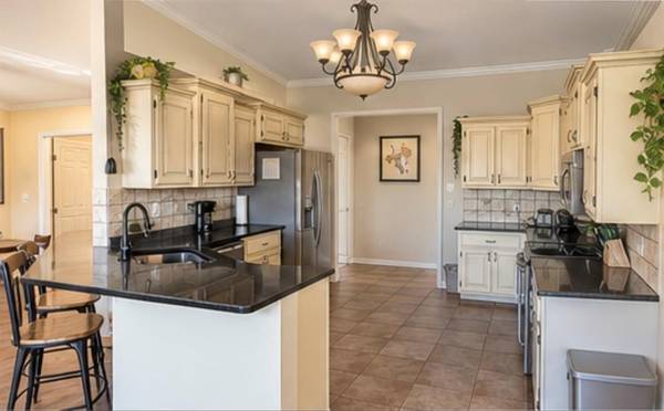 2913 Hunter Pointe, Altus, OK 73521