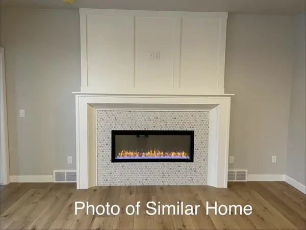 904 WHISPER FALLS CT, Menasha, WI 54952