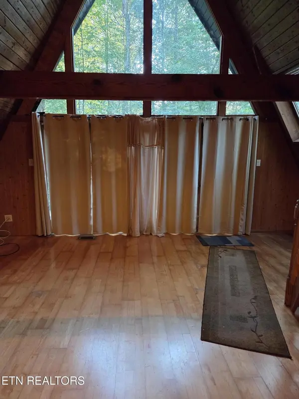 704 SE Selma Lane, Gatlinburg, TN 37738