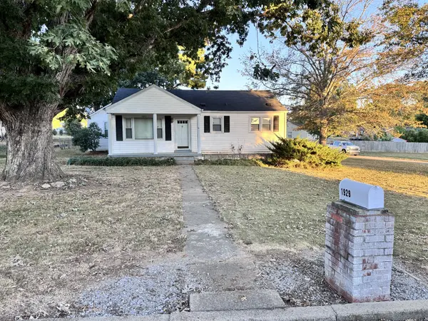 1929 Overton Dr, Columbia, TN 38401