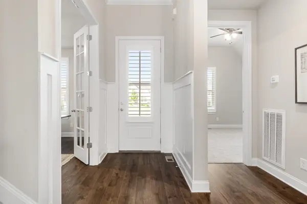 6449 Desmond Ave, Murfreesboro, TN 37128