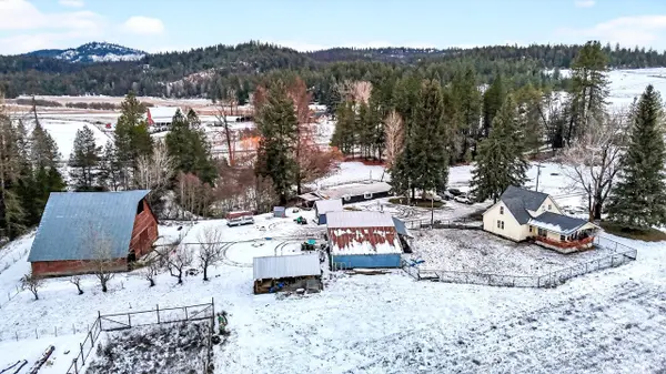 671 Baker Lake Rd, Newport, WA 99156
