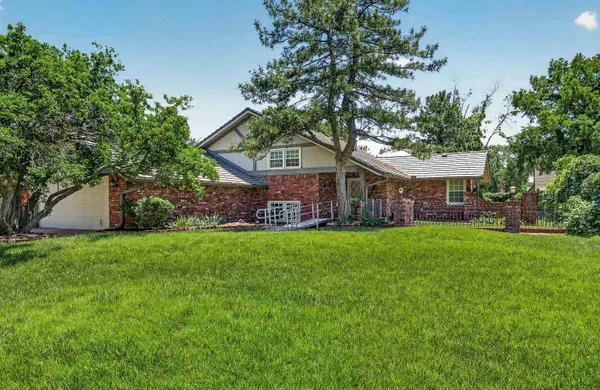 8621 E Tamarac St., Wichita, KS 67206