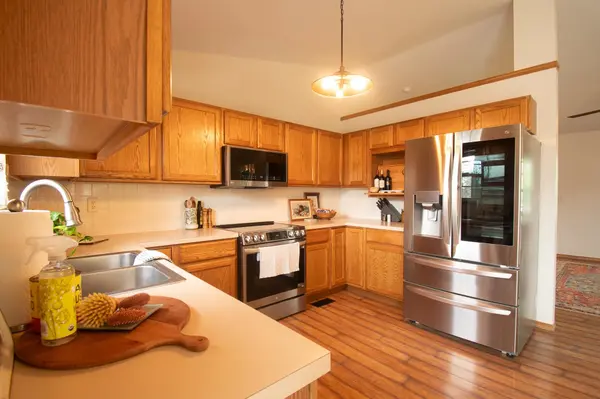 1661 N Prairie Run Circle, Mulvane, KS 67110