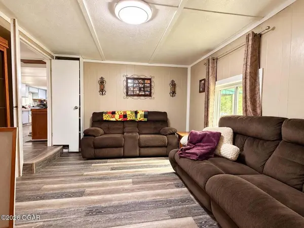 1444 Bear Hollow RD, Pineville, MO 64856