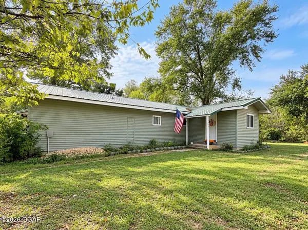1444 Bear Hollow RD, Pineville, MO 64856