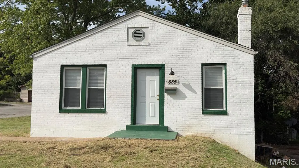 835 Elias AVE, St Louis, MO 63147
