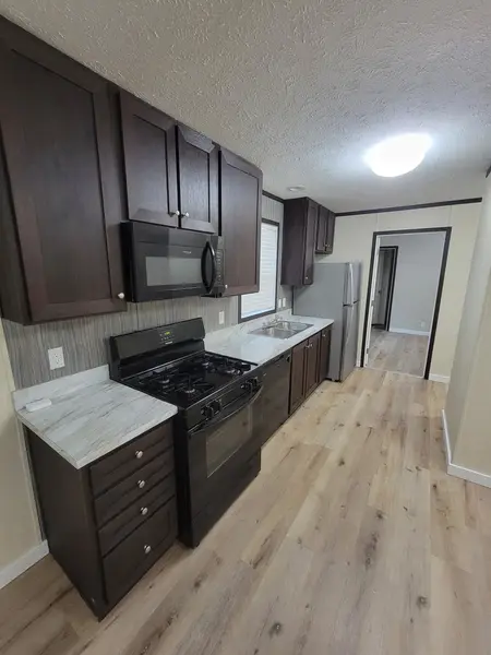 1301 Devils Glen RD #1, Bettendorf, IA 52722