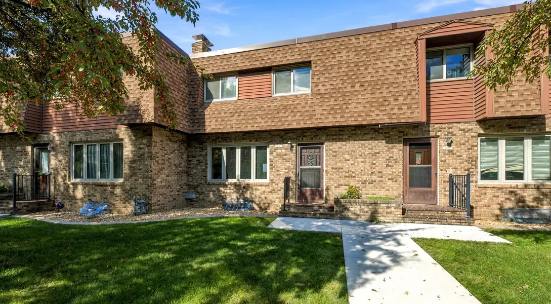 1402 E Gateway CIR S #H, Fargo, ND 58103
