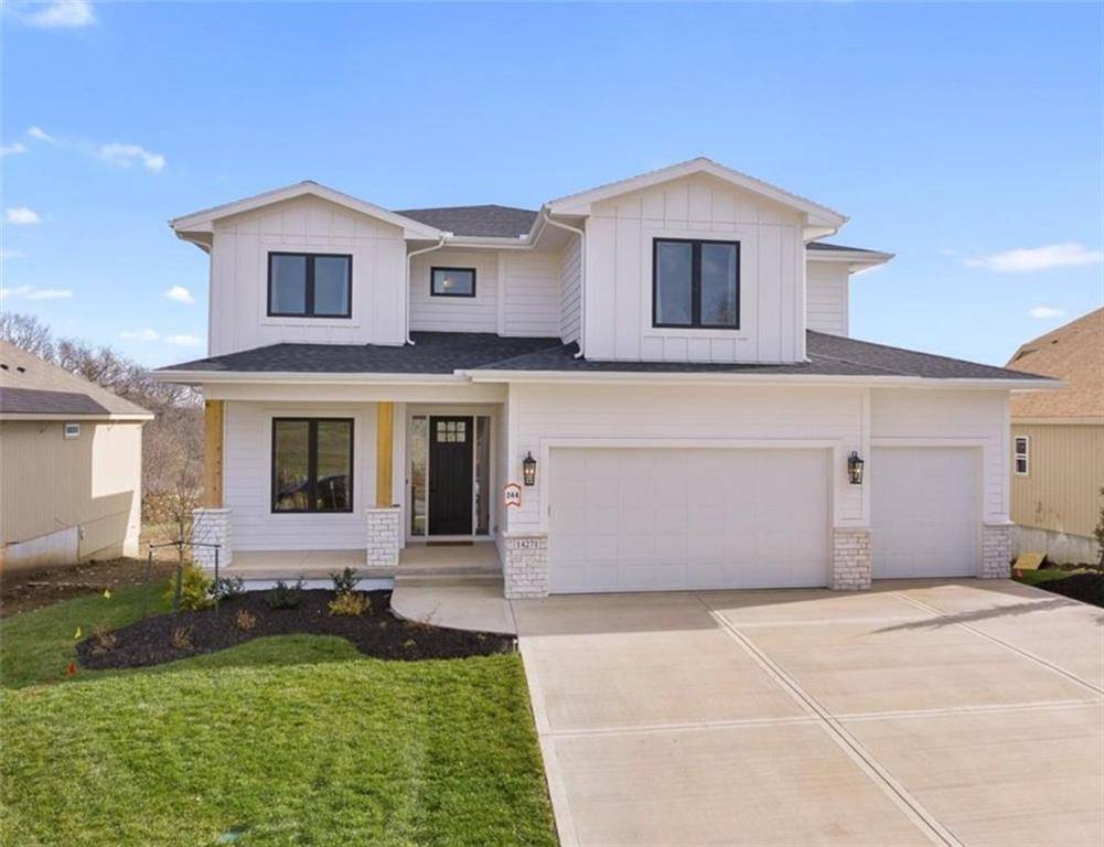 9439 Wild Rose LN, Lenexa, KS 66227