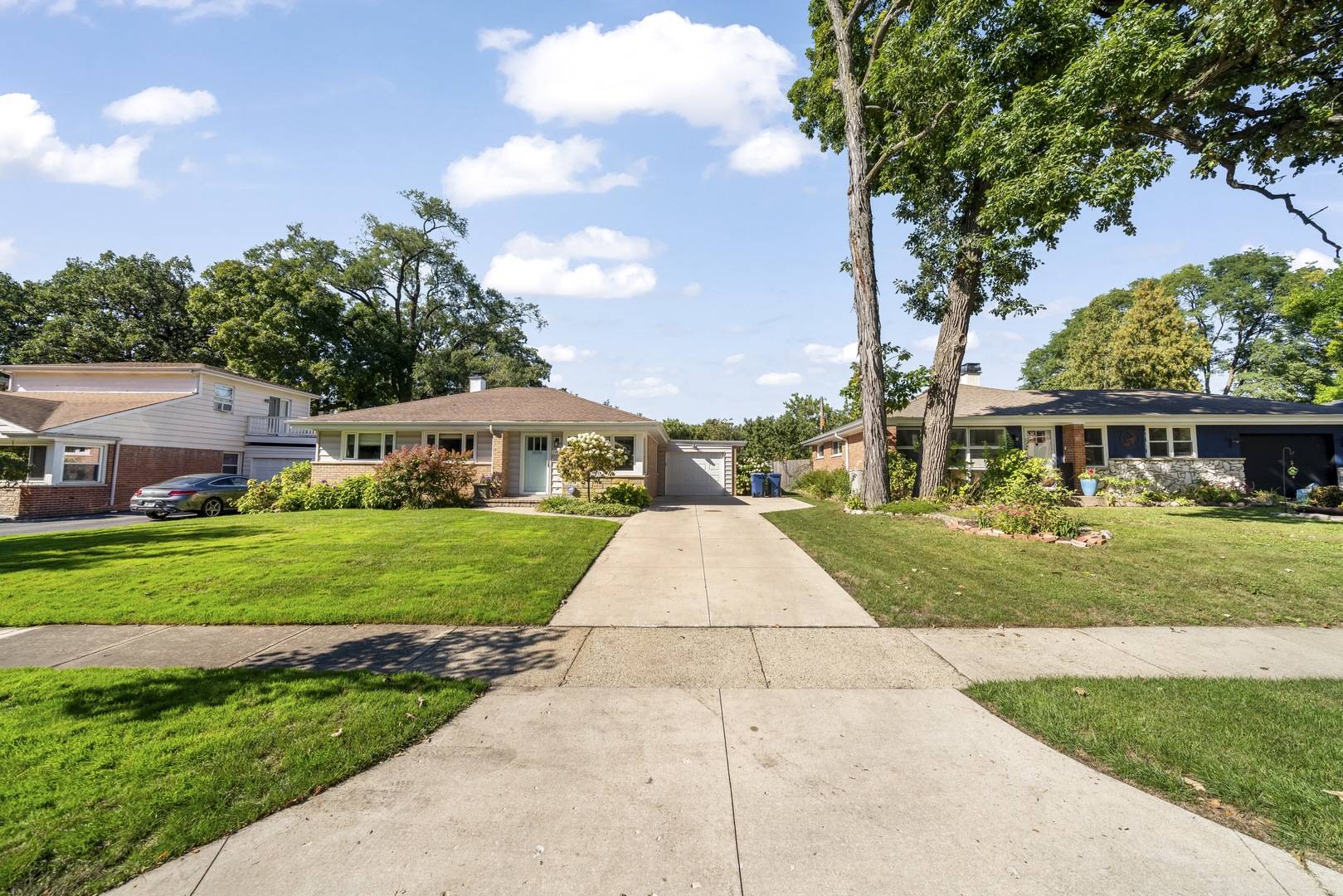 1960 Milton AVE, Northbrook, IL 60062