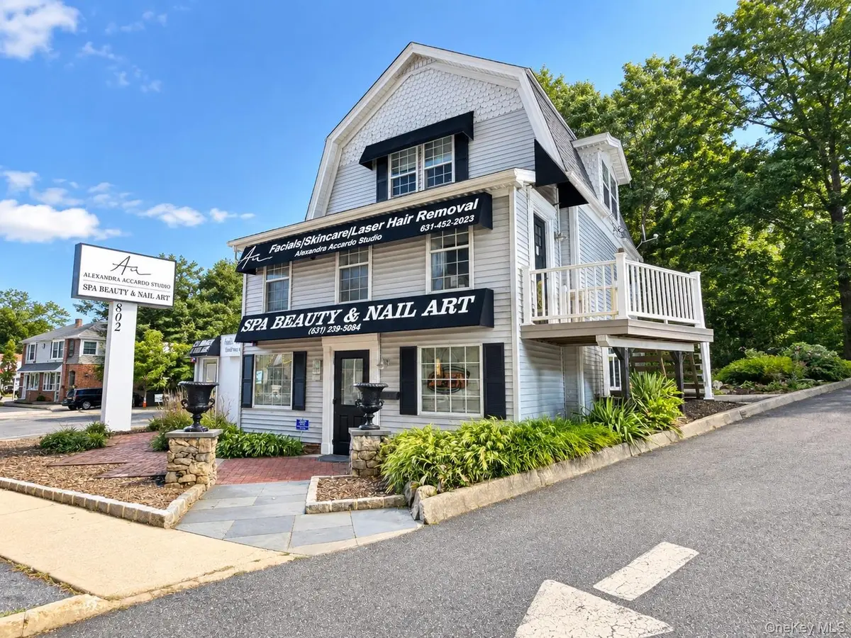 802 Fort Salonga RD, Northport, NY 11768