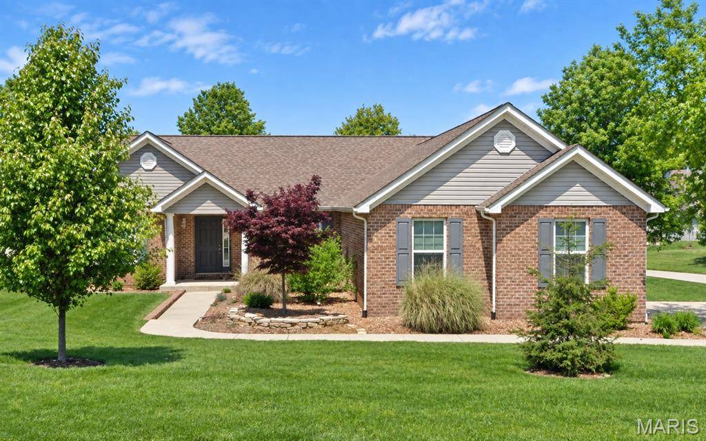 821 Turnberry RD, Belleville, IL 62223