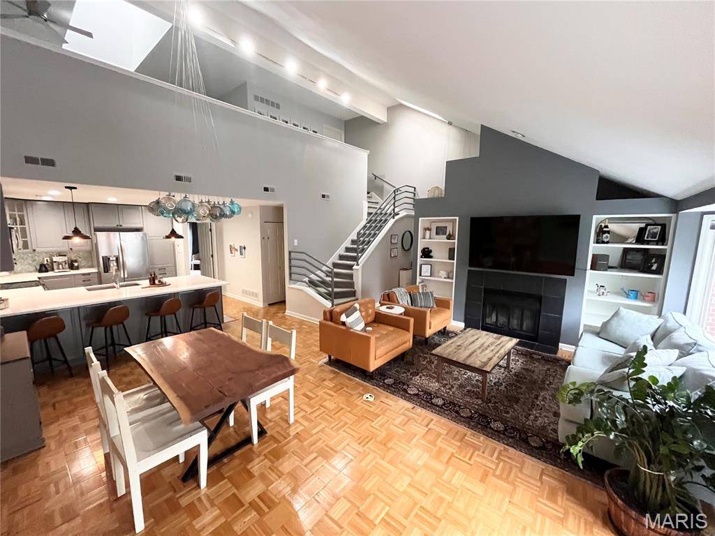 4453 W Pine BLVD #10, St Louis, MO 63108