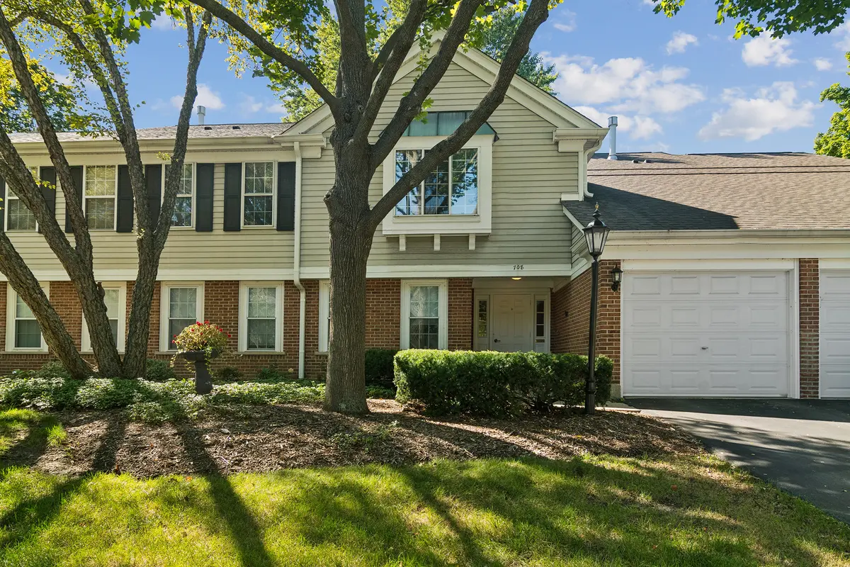 708 Newgate LN #B, Prospect Heights, IL 60070