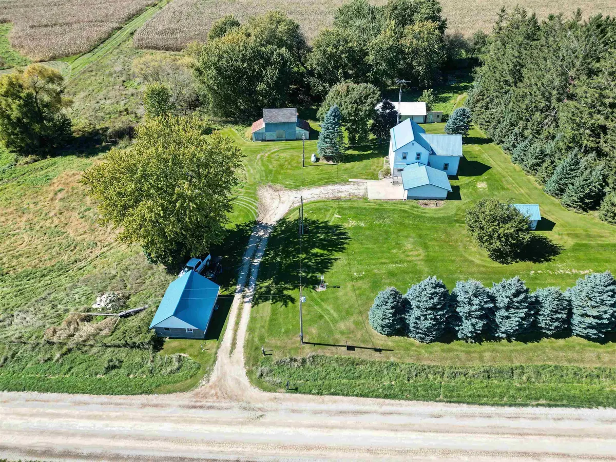 319 Four Corners RD, Waukon, IA 52172