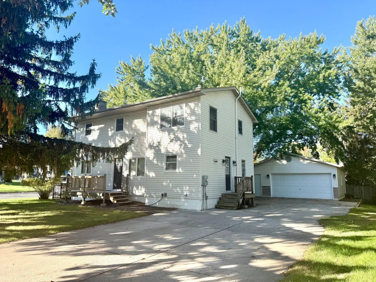 737 S Dakota AVE, New Richmond, WI 54017